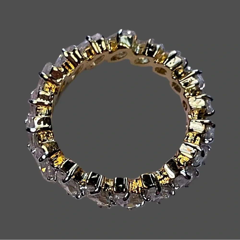 Elegant Gold and Silver Women's Ring